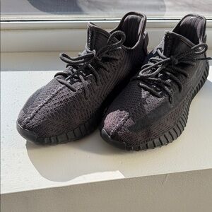 adidas Yeezy Boost 350 V2 Box